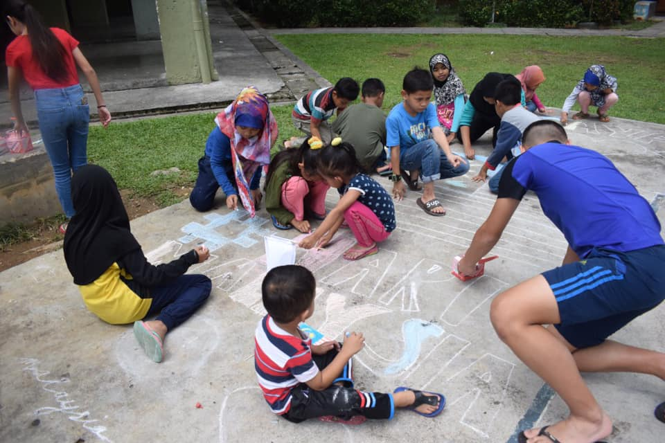 Students in a Hands for Education experiential workshop